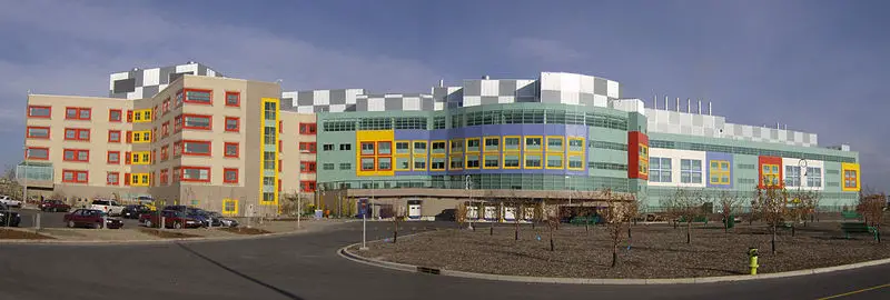 File:Alberta Children's Hospital 3+4.jpg