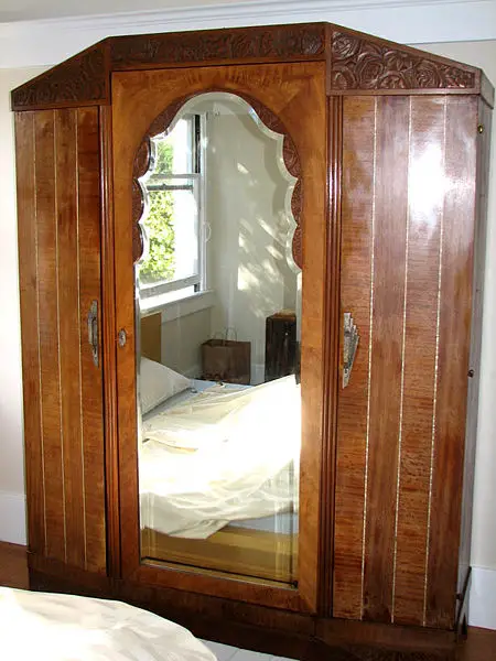 File:Armoire artdeco.jpg