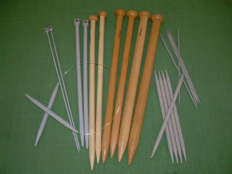 File:Knitting needles.jpg
