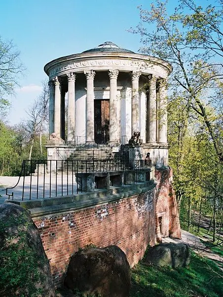 File:Pulawy swiatynia sybilli.jpg