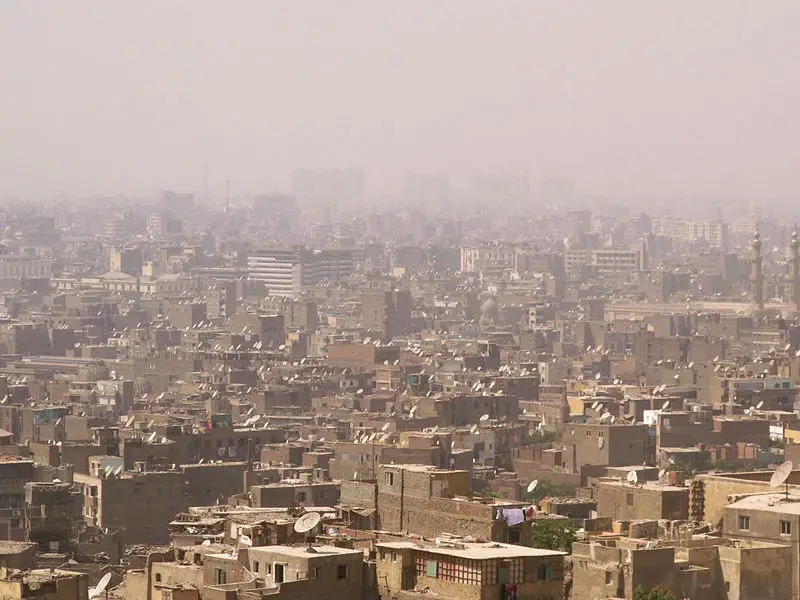 File:Cairo in smog.jpg