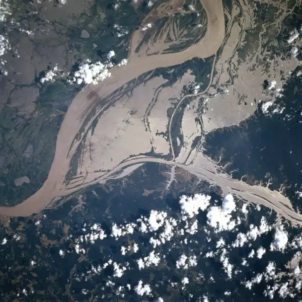 File:Amazon-river-NASA.jpg