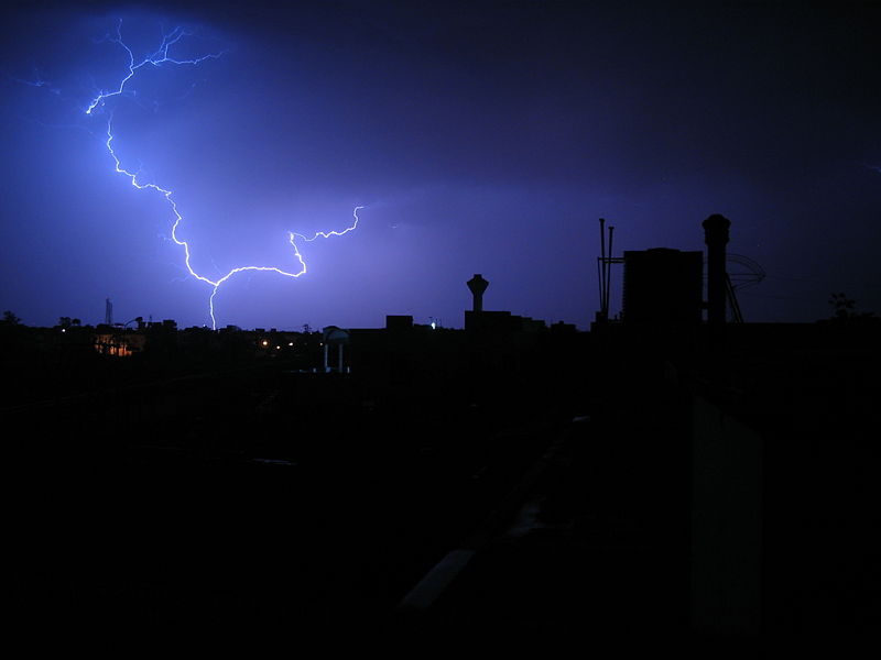 File:Lightning Cloud to Ground.jpg