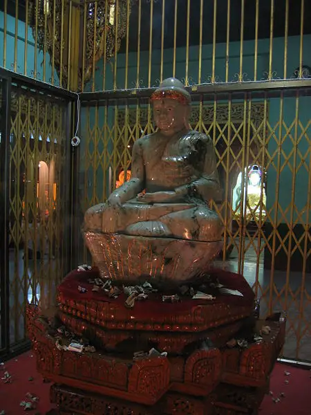 File:ShwedagonIMG 7656.JPG