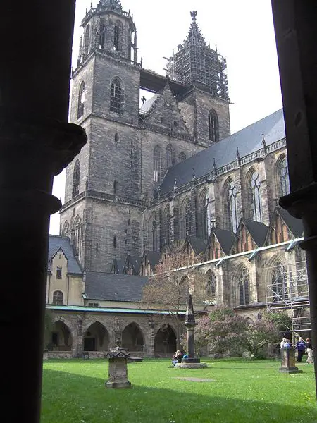 File:MagdeburgCathTowers.jpg