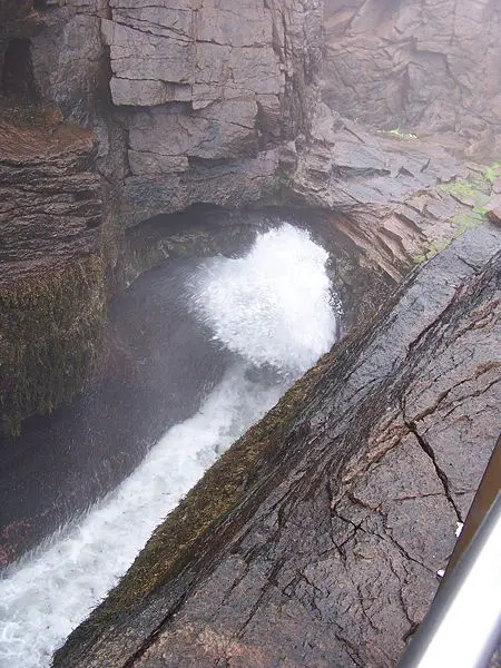 File:Thunder hole.jpg
