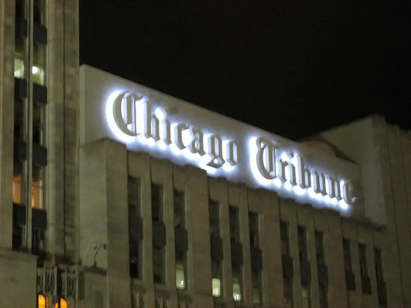 File:Chicago-ChicagoTribuneBuilding01.jpg
