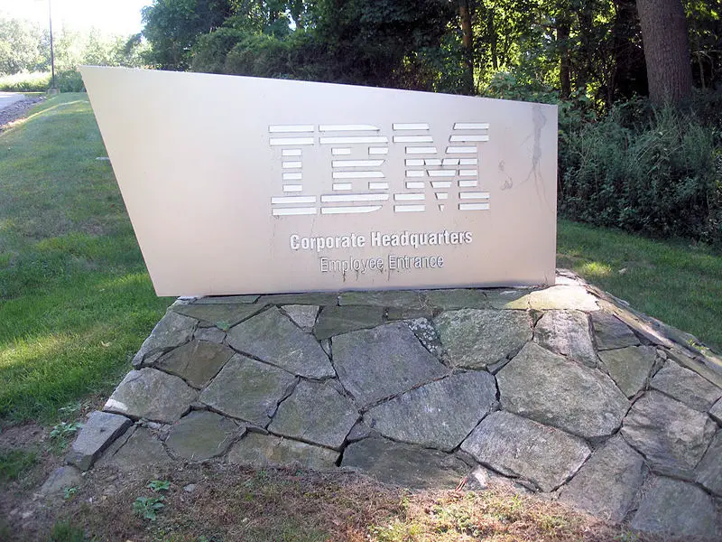 File:Ibmcorporateheadquartersentrance.jpg