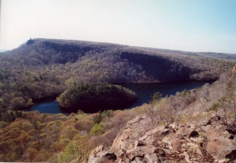 File:Hanging Hills.jpg