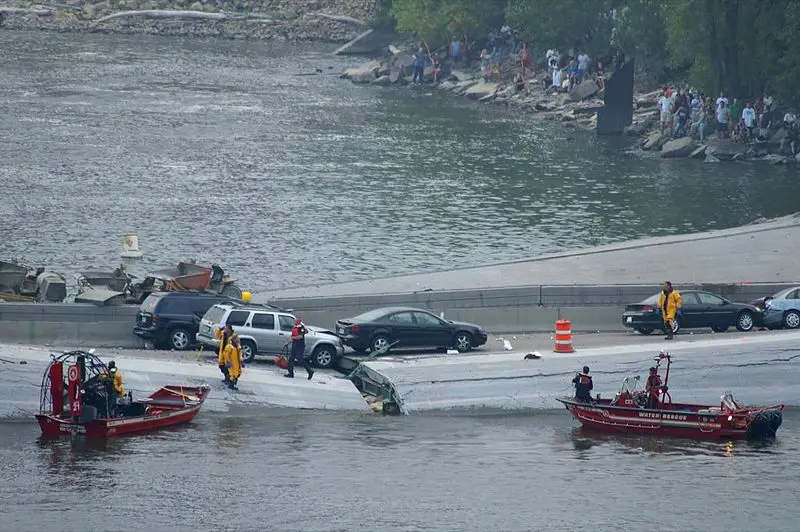 File:I-35W-rescue-Minneapolis-20070801.jpg