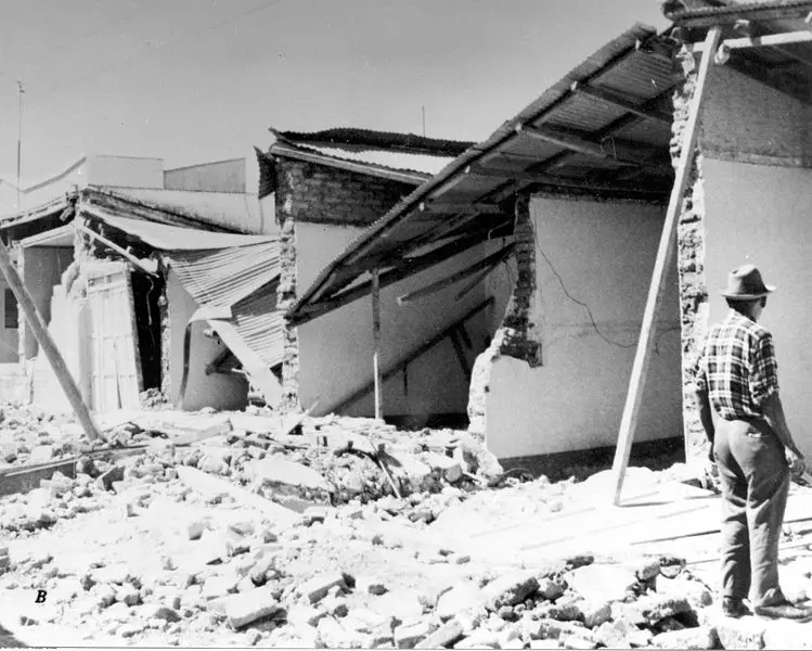 File:GuateQuake1976Ciudad50.jpg