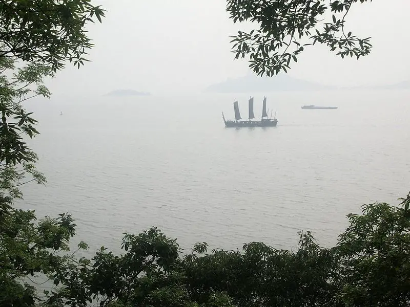 File:Taihu.JPG