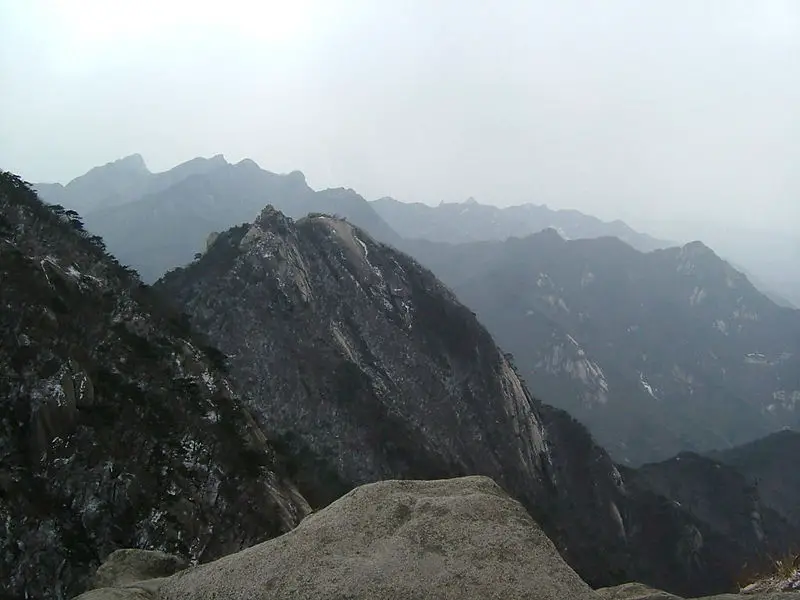 File:Bukhansan National Park 2006-03-28.JPG