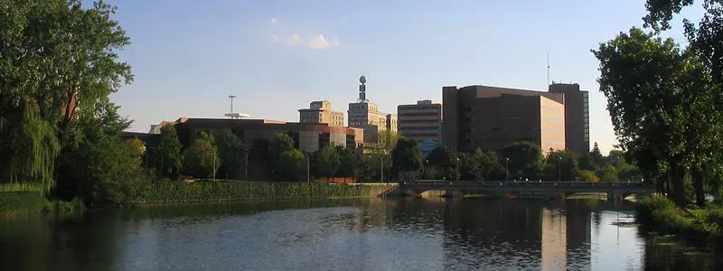 File:Flint skyline2.JPG