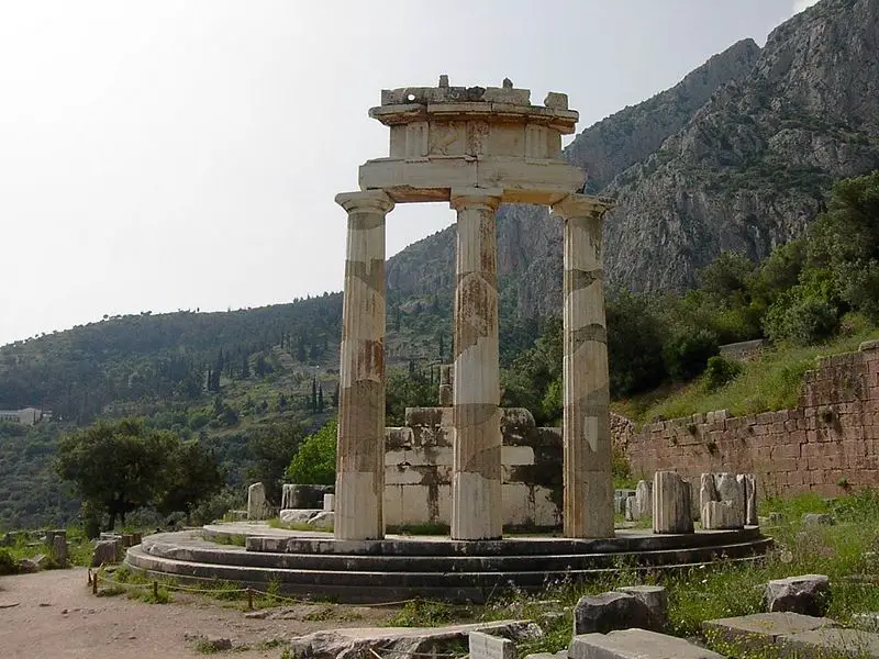 File:Ac.tholos.jpg