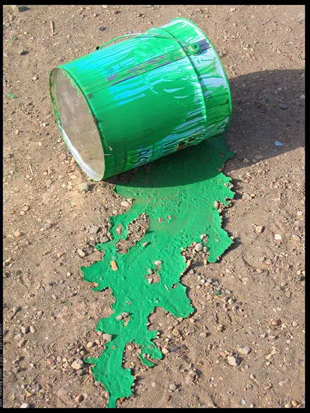 File:GreenPaintBucketRome.jpg