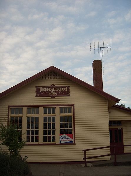 File:Thorpdale primary school.JPG