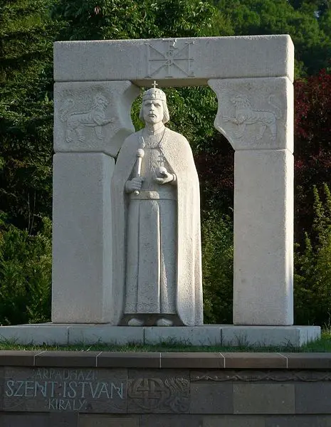 File:IstvanKiraly sculpture miskolc.jpg