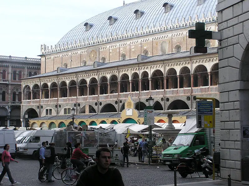 File:Padova-Palazzo della Ragione.jpg