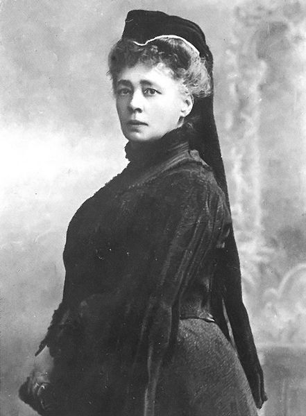 File:Bertha-von-Suttner-1906.jpg