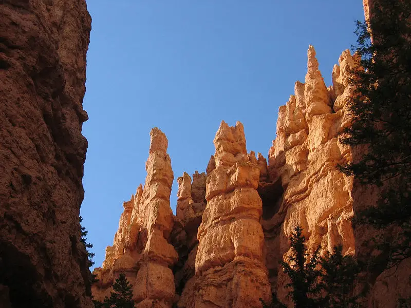 File:Bryce Canyon Hoodoos.jpg