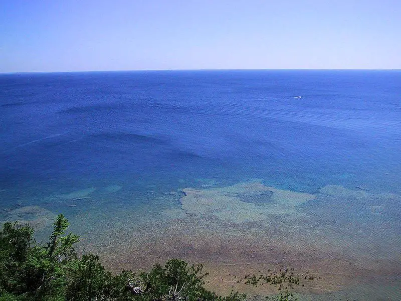 File:Lake Huron.jpg
