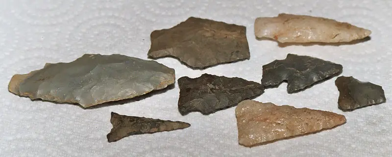 File:Native American arrowheads.JPG