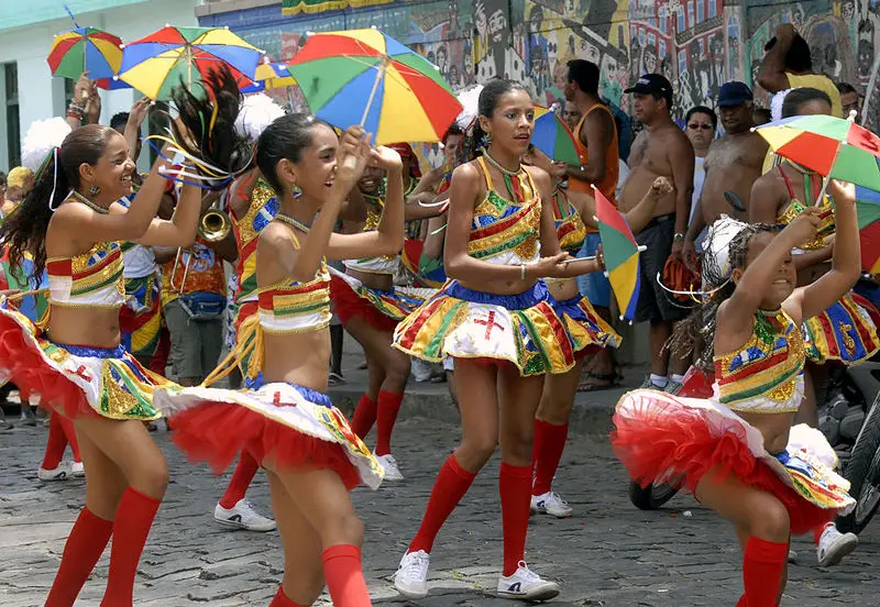 File:Bloco de rua.jpg