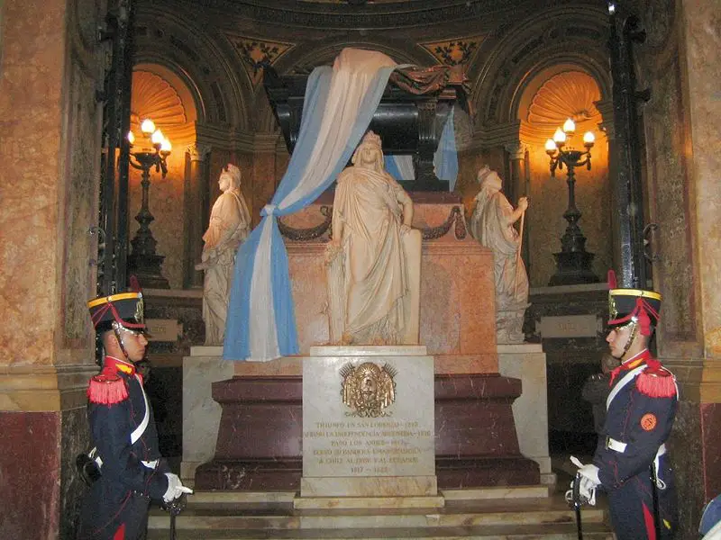 File:San Martin's Grave.jpg