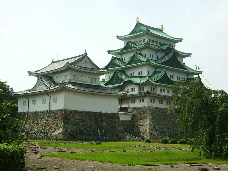 File:Nagoya Castle 01.jpg