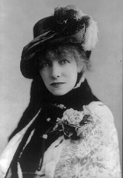 Sarah Bernhardt by Sarony cph.3a38656.jpg