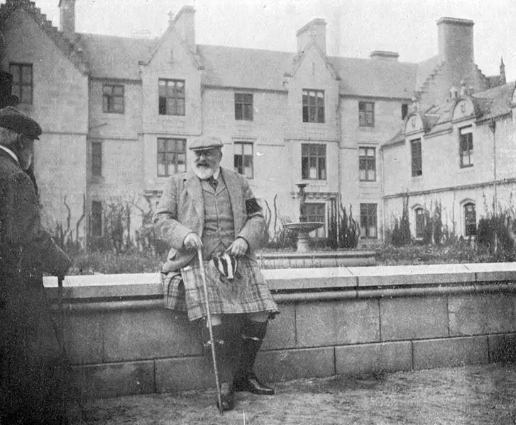File:EdwardVII at Balmoral.jpg