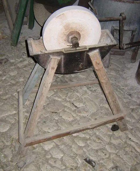 File:Noe schleifstein.jpg