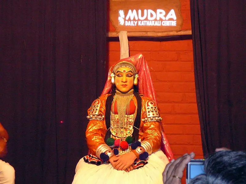 File:Kathakali female.jpg