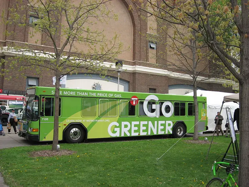File:Metro Transit bus-20070505.jpg