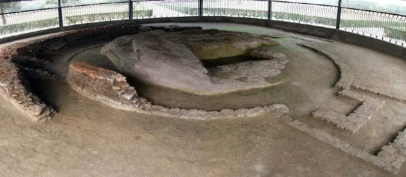 File:Relicstupa-vaishali.jpg