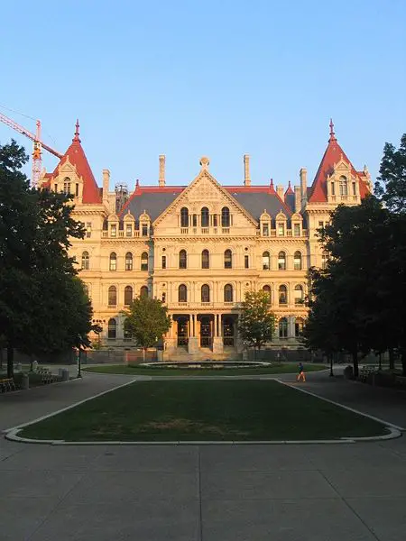 File:Albanycapitolbldg.jpg