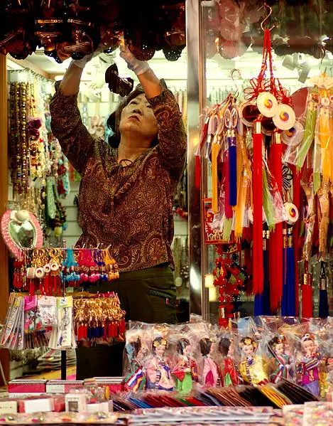 File:Seoul-Namdaemun.Market-02.jpg