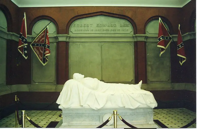 File:RobertLeeMonument.jpg