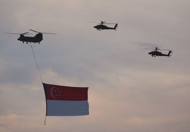 File:SingaporeFlag-NDPRehearsal-20060729.jpg
