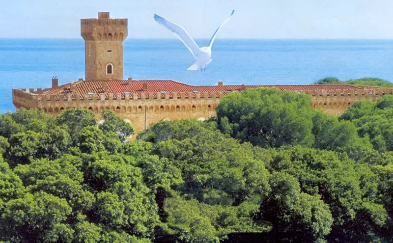 File:Castiglioncello2.jpg