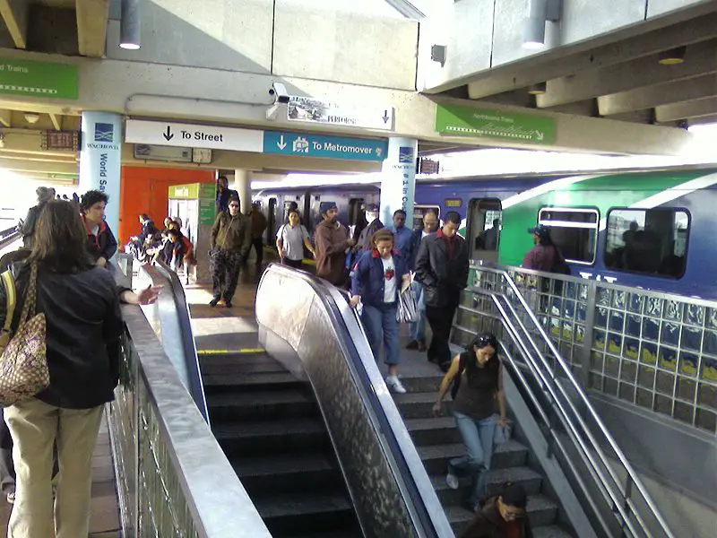 File:Government Center rush hour.jpg