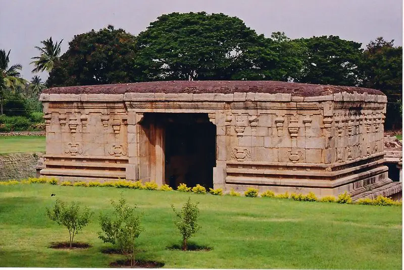 File:Underground Vishnutemple DK.jpg