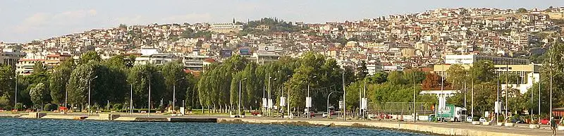 File:Thessaloniki Upper Town2.jpg