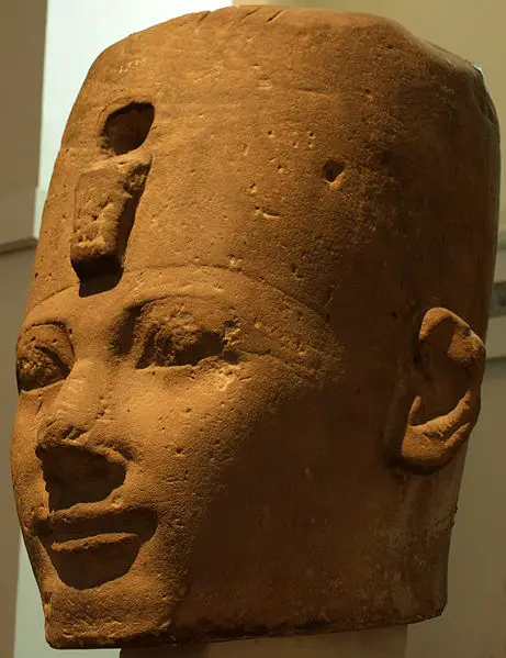 File:ColossalSandstoneHeadOfThutmoseI-BritishMuseum-August19-08.jpg