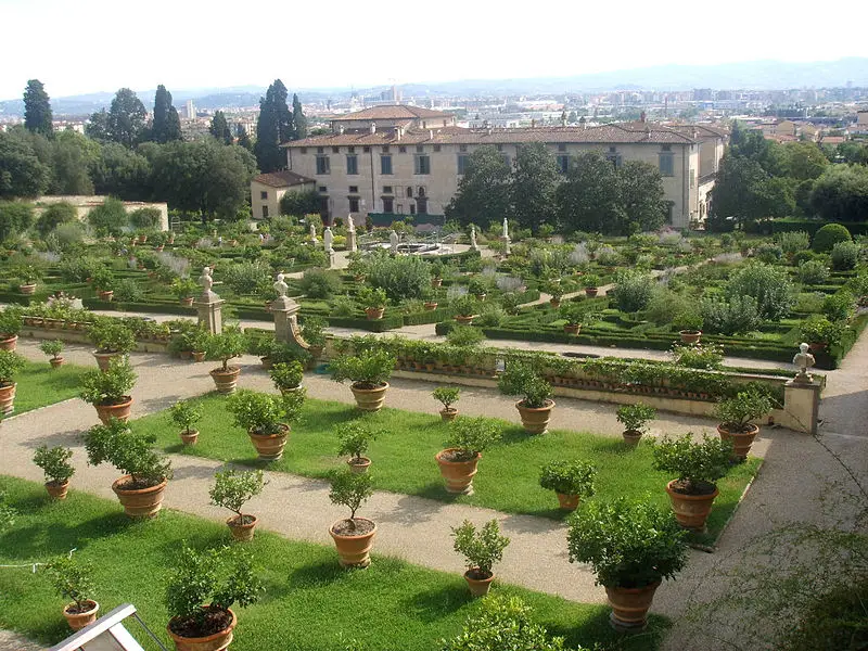 File:Parco di Castello 5.JPG