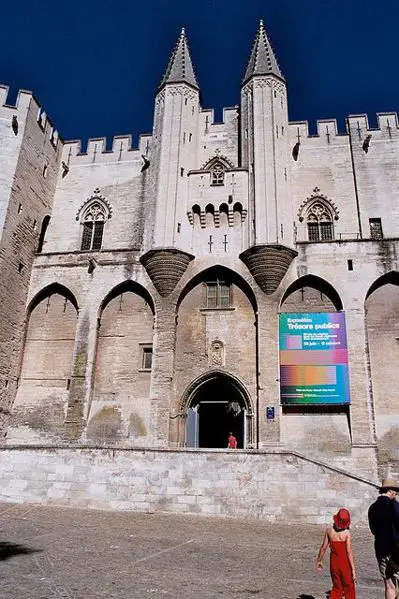File:Avignon-palais-des-papes.jpg