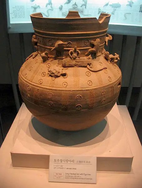 File:Silla ClaydollJar.jpg