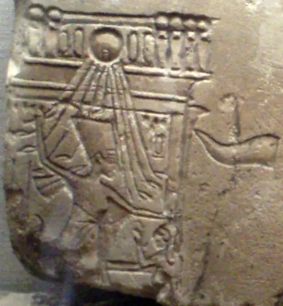 File:NefertitiRelief SmitingSceneOnBoat-CloseUp.png