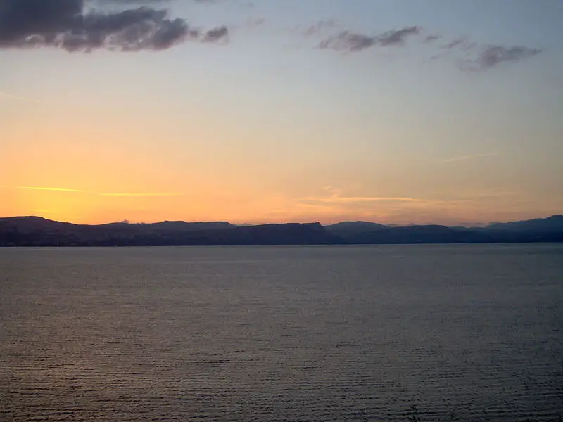 File:Kineret-sunset.jpg